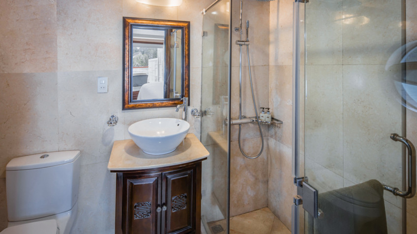 Paradise Sails Bathroom