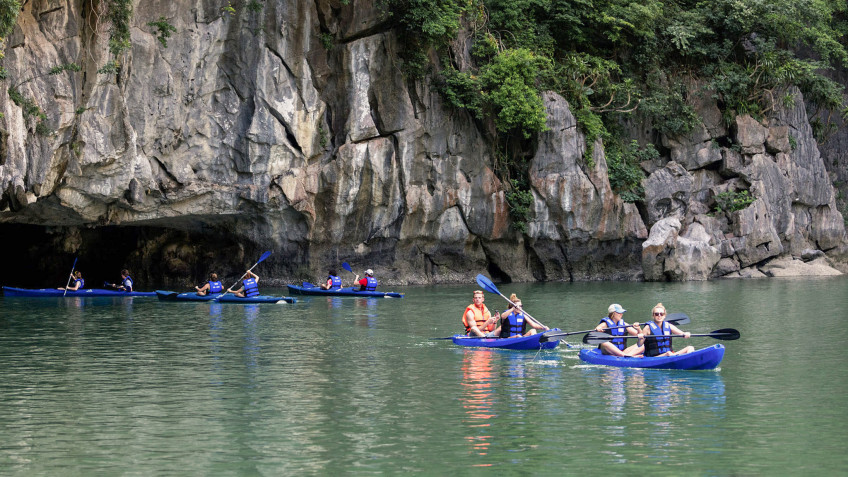Kayaking through Trinh Nu Cave