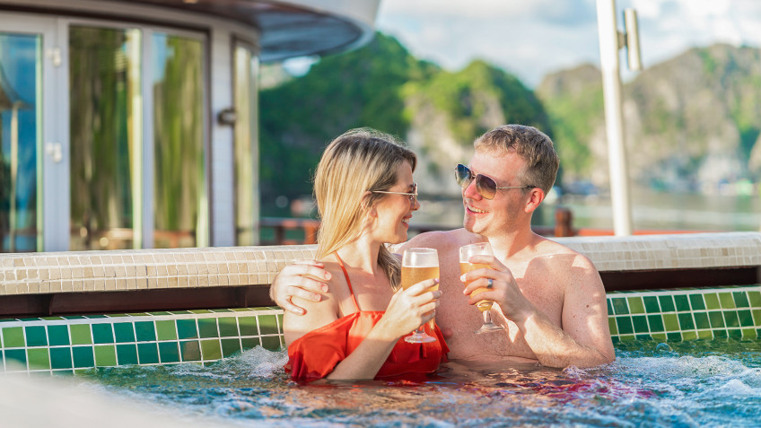 Heritage Line Ylang Cruise: Relax on the Pool