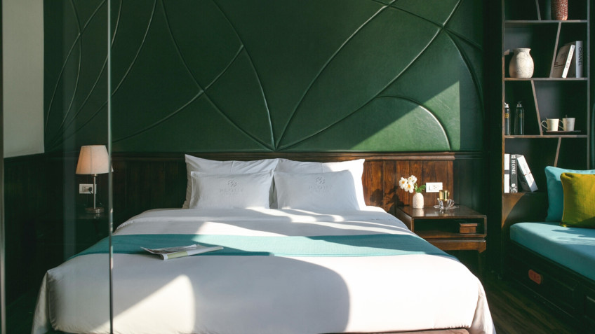 Peony Cruise: Premium Deluxe Pleasant King Size Bed