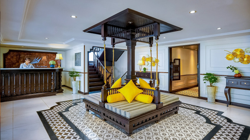 Trendy Asian reception hall design