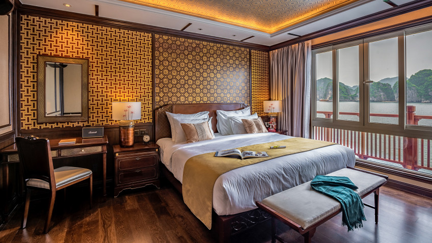 Heritage Line Ylang Cruise: Regency Suite Front Glory Daisy