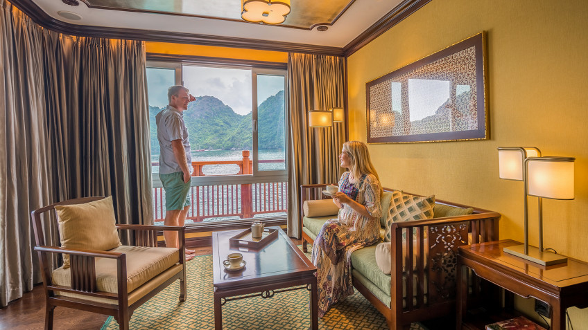 Heritage Line Ylang Cruise: Front Royal Bamboo Lounge