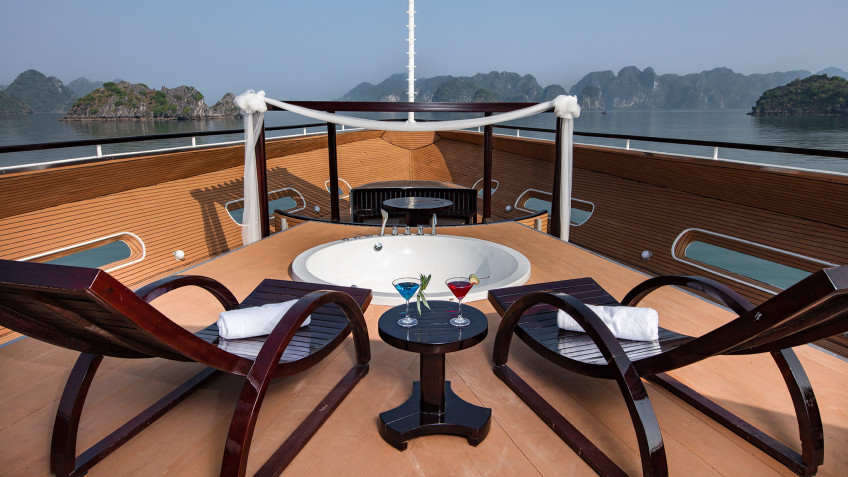 Scarlet Pearl Cruise: Relax on sun lounger