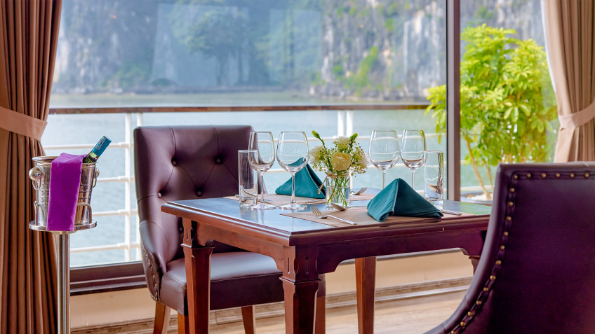 Mon Cheri Cruise: Poetic Dining For Couples