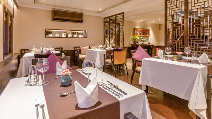 Heritage Line Violet Cruise: A romantic restaurant