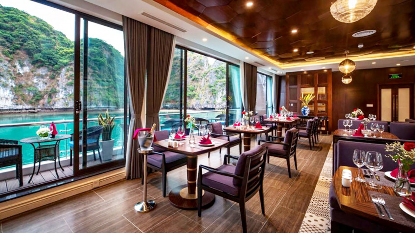Stellar of the Seas Cruise: Restaurant With Elegant Design