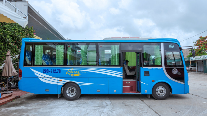 Renea Cruise: Professional shuttle bus service with cheap rice