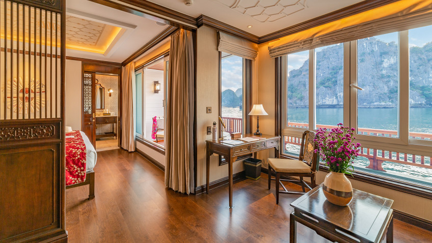 Heritage Line Ylang Cruise: Full deluxe amenities on cabin