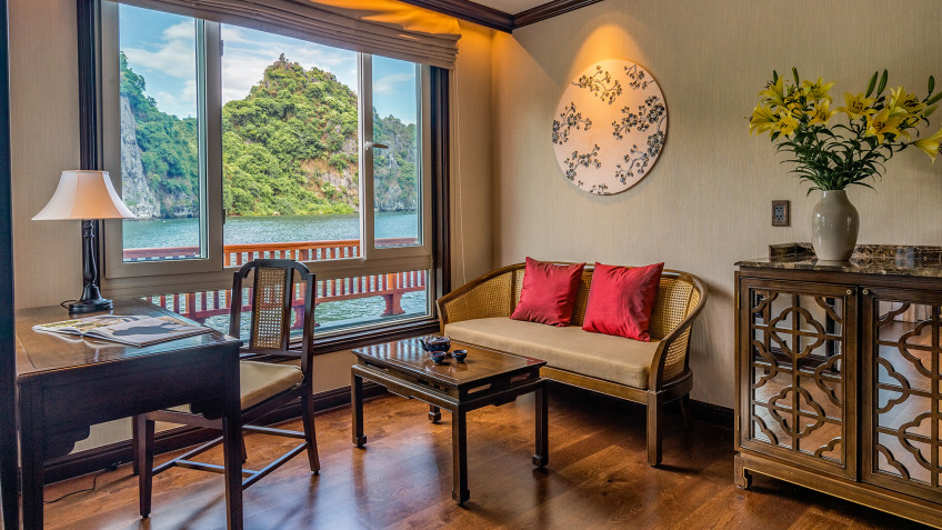 Heritage Line Ylang Cruise: A warm and cozy living area