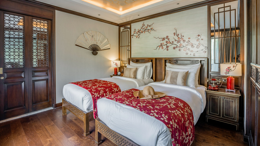 Heritage Line Ylang Cruise: A traditional decoration