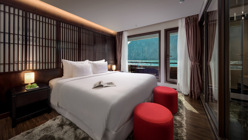 Scarlet Pearl Cruise: Sliver Pearl