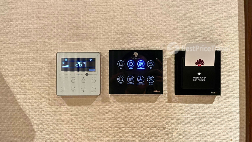 Scarlet Pearl Cruise: Smart light and aircondition control