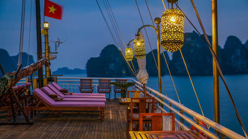 Heritage Line Violet Cruise: Sun Deck night time