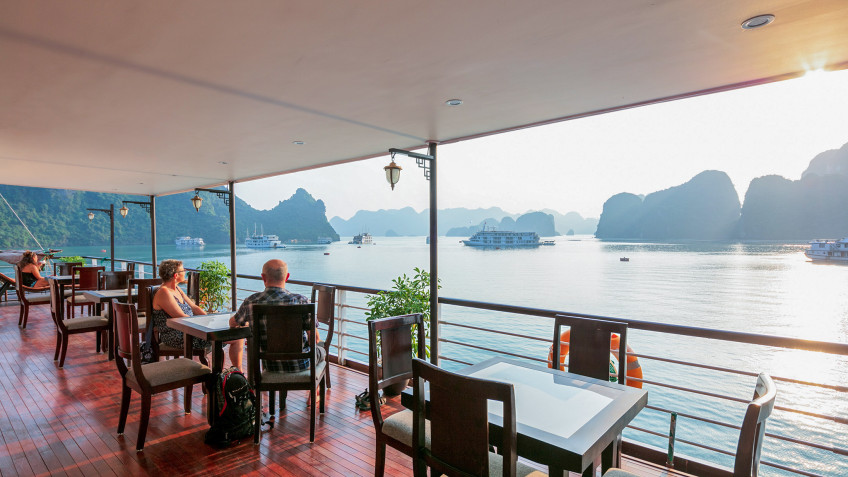 MilaLux Cruise: Breezy sightseeing corner for family