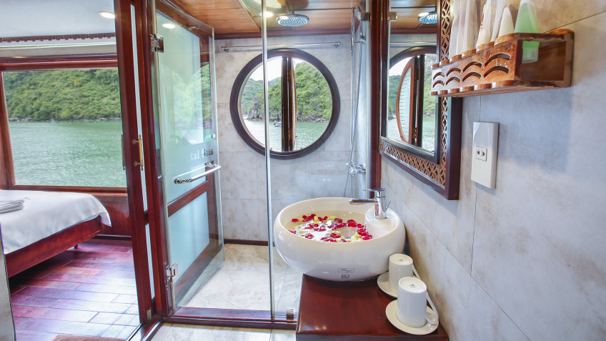 Oriental Sails: Sweet Atmosphere Bathroom