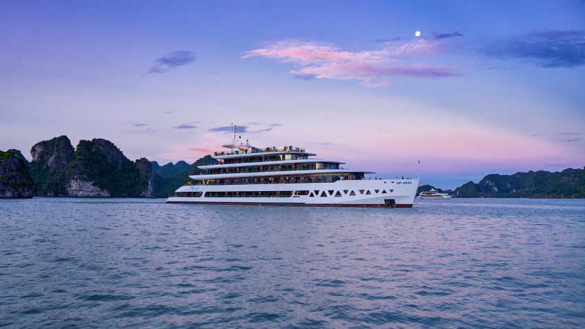 Elite of the Seas Cruise: The Cruise In Lan Ha Bay