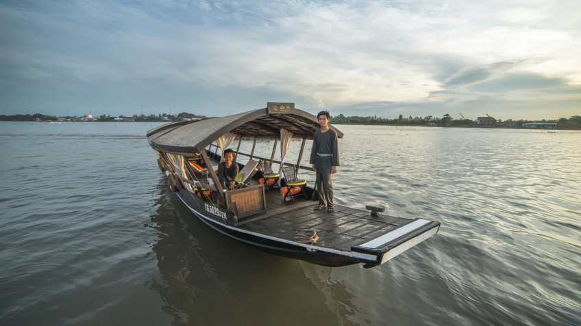 Traditional Beauty Cruise In Sunset