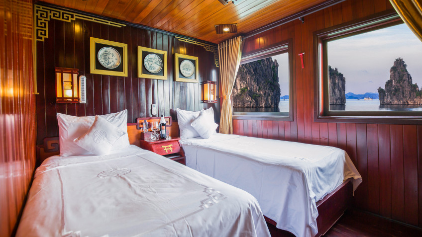 Dragon Pearl Junk: Deluxe twin cabin