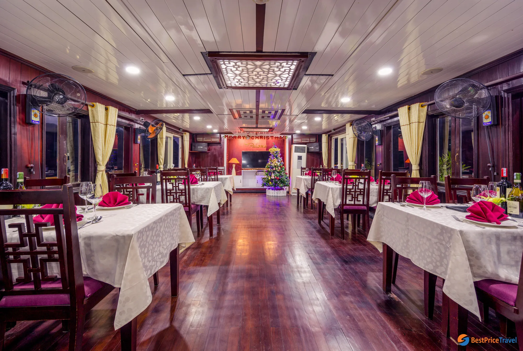 Paloma Cruise Dinning Room