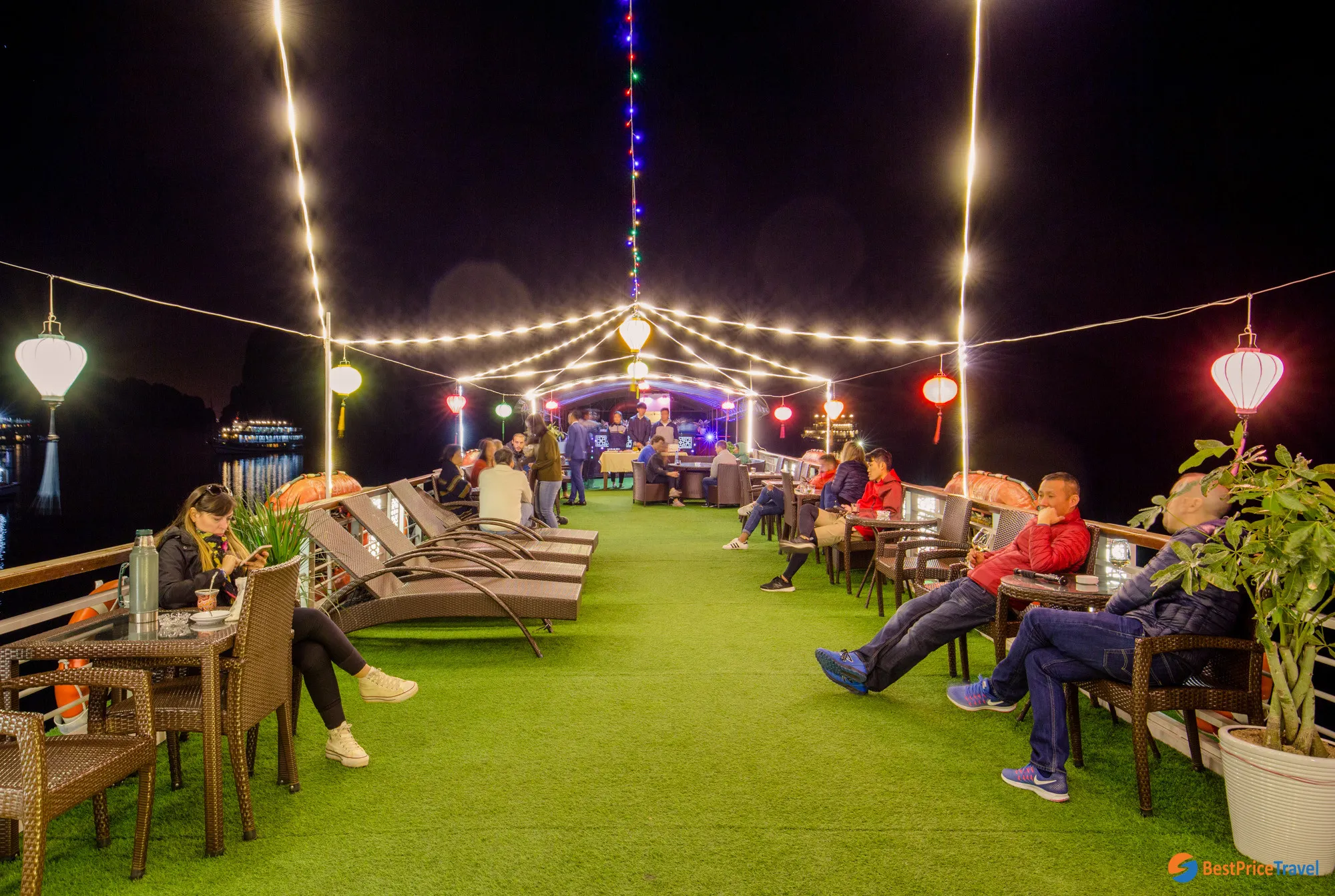Paloma Cruise Sundeck Entertainment