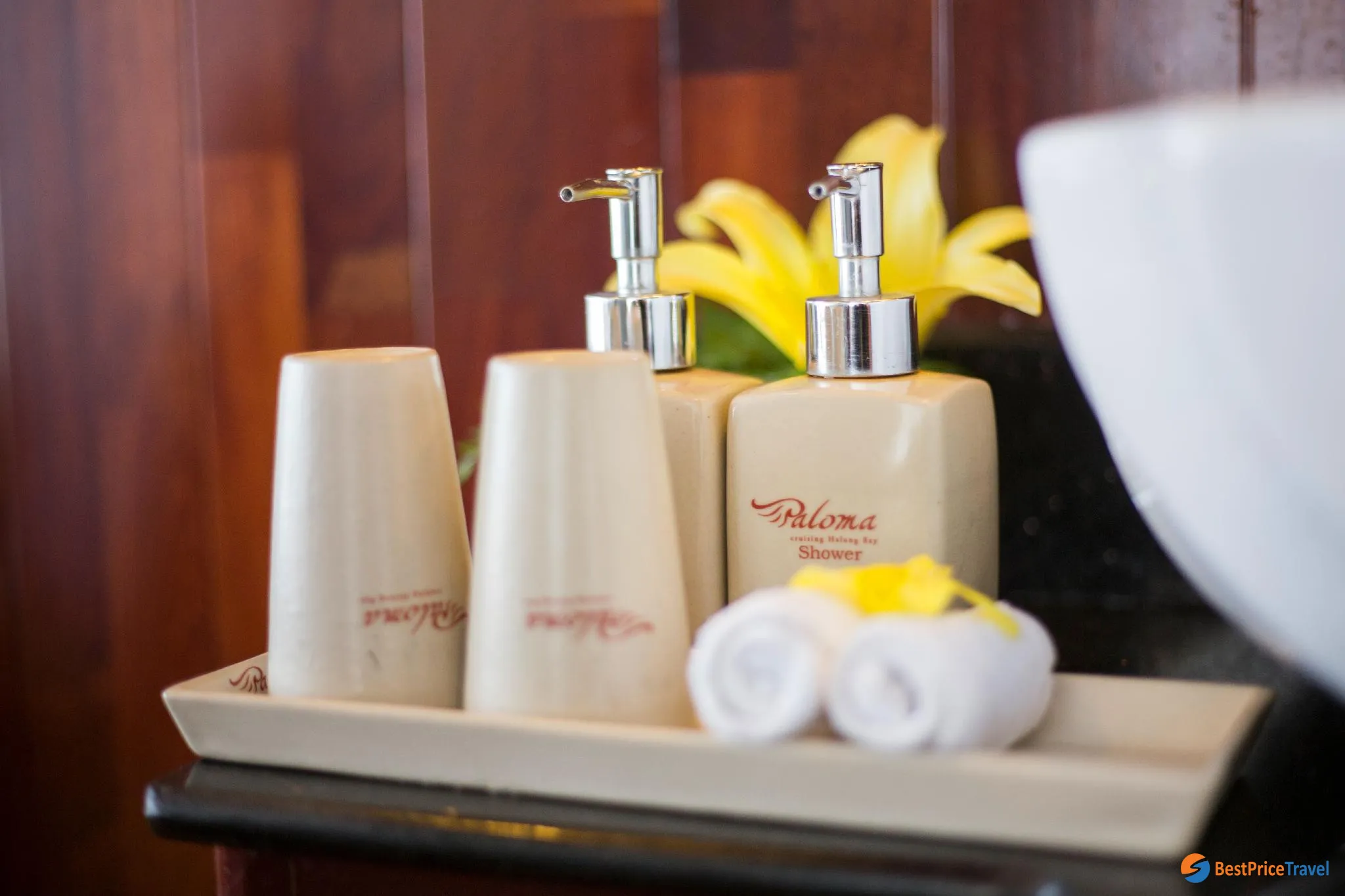 Paloma Cruise Bathroom Set