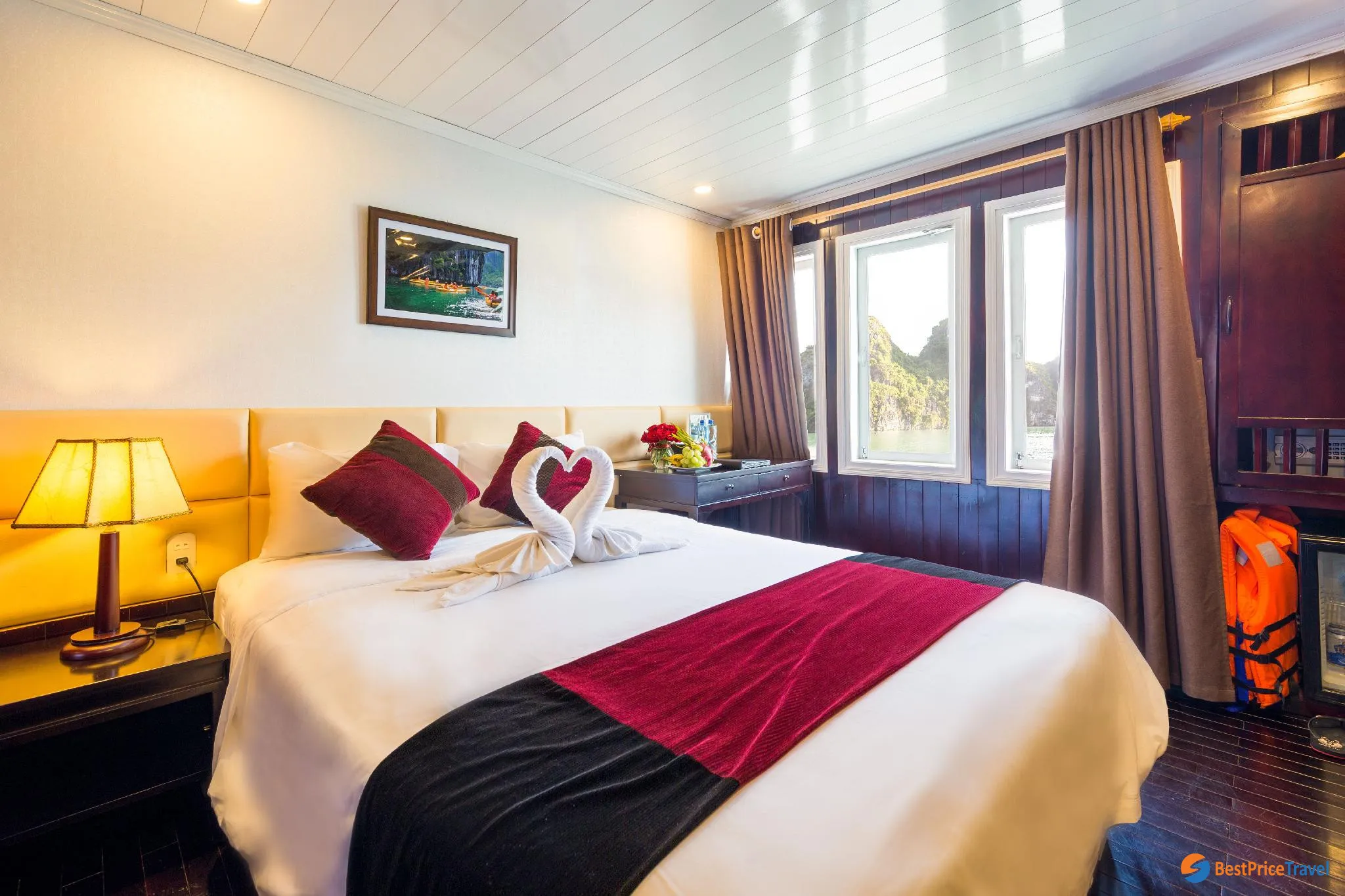 Paloma Cruise Ocean View