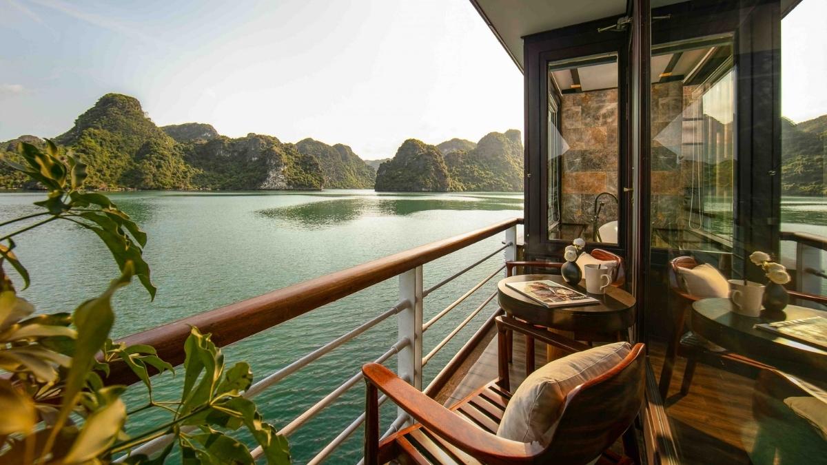 Poetic balcony for couples