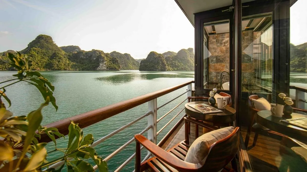 Poetic balcony for couples