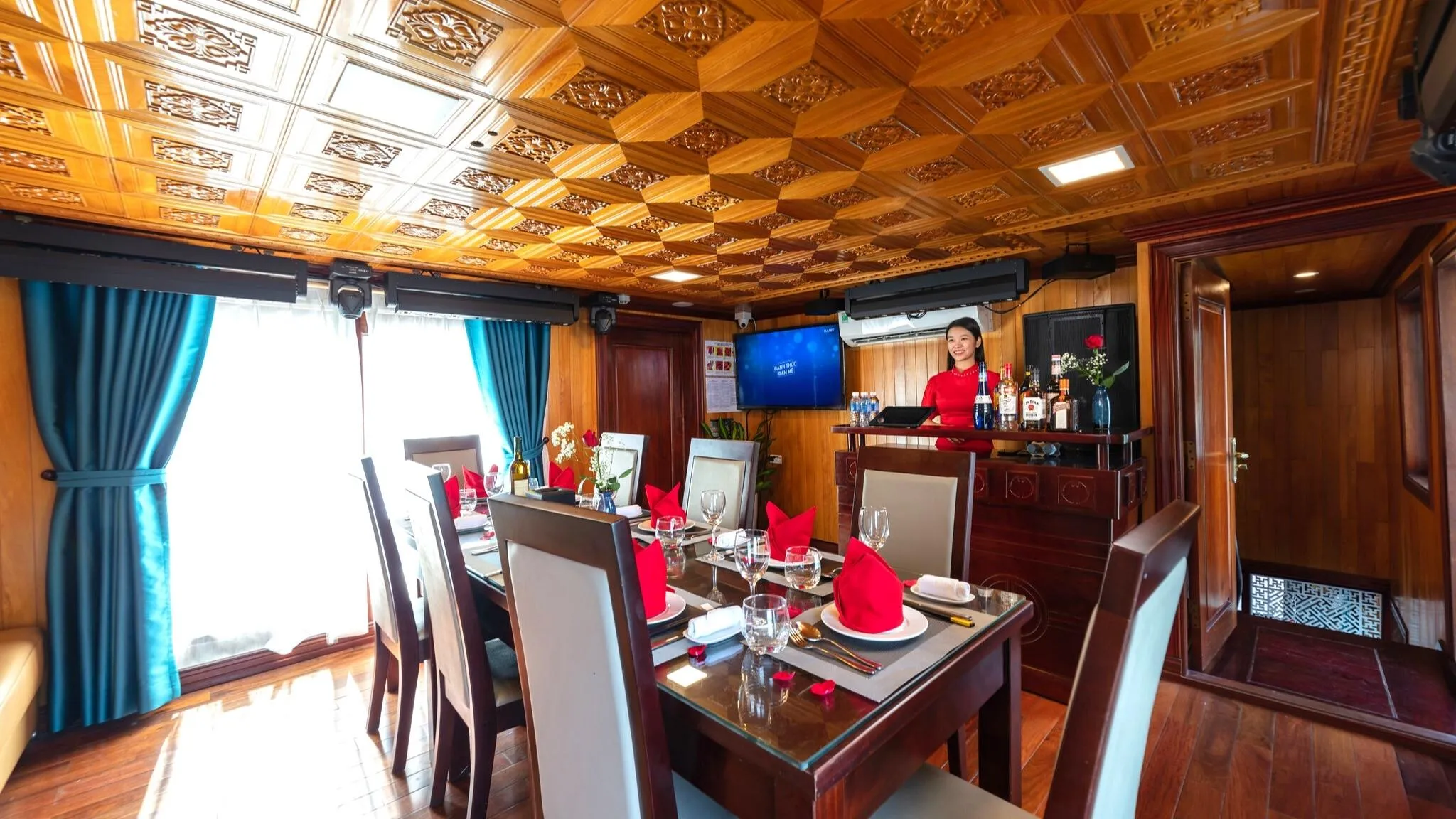 Luxury dining room