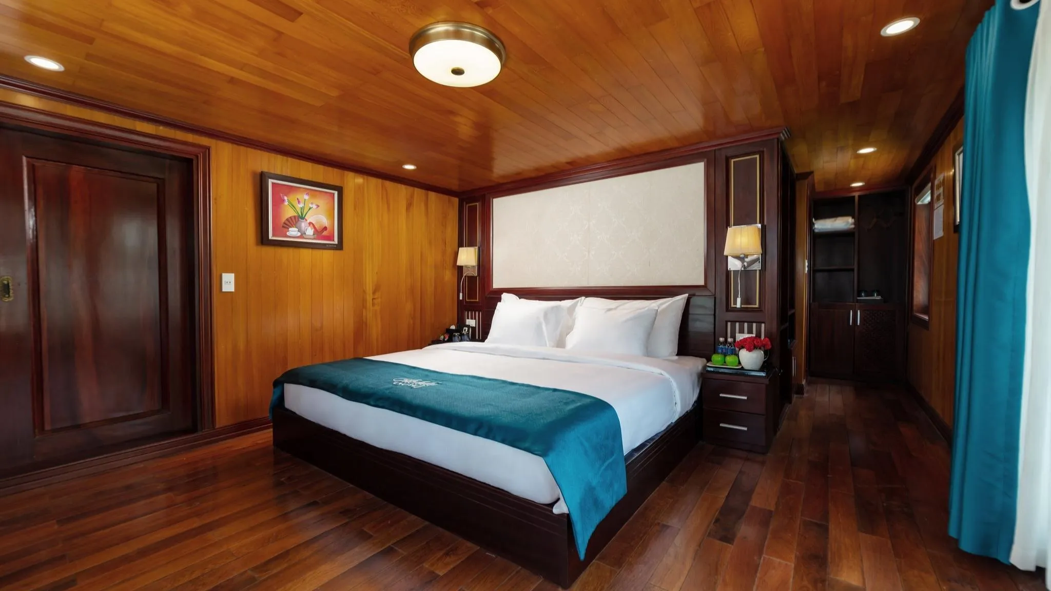 Spacious cabin with elegant decorations