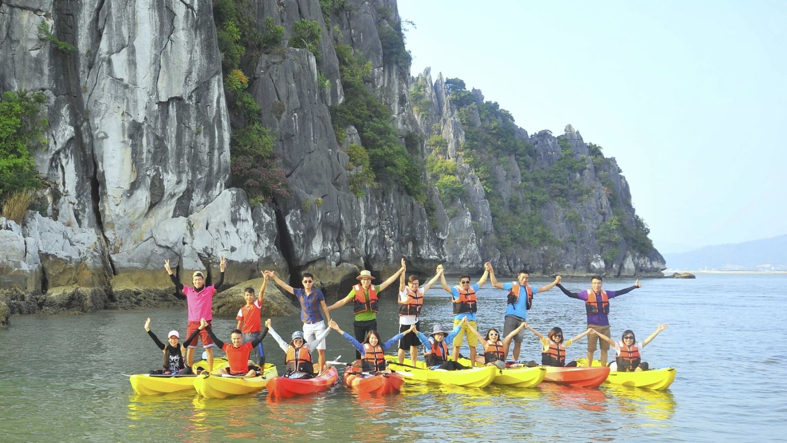 Have Fun Kayaking At The Bay