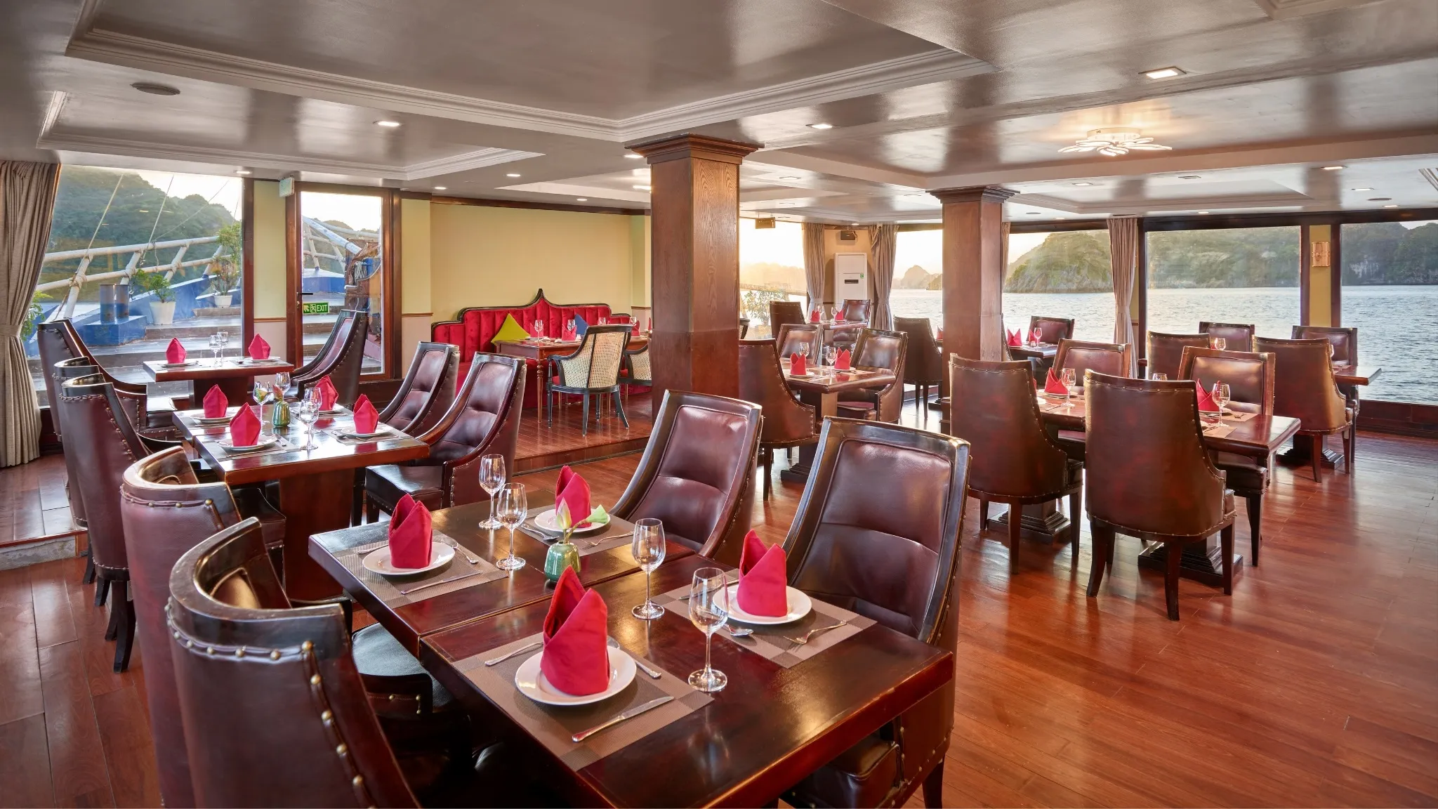 Deluxe Restaurant
