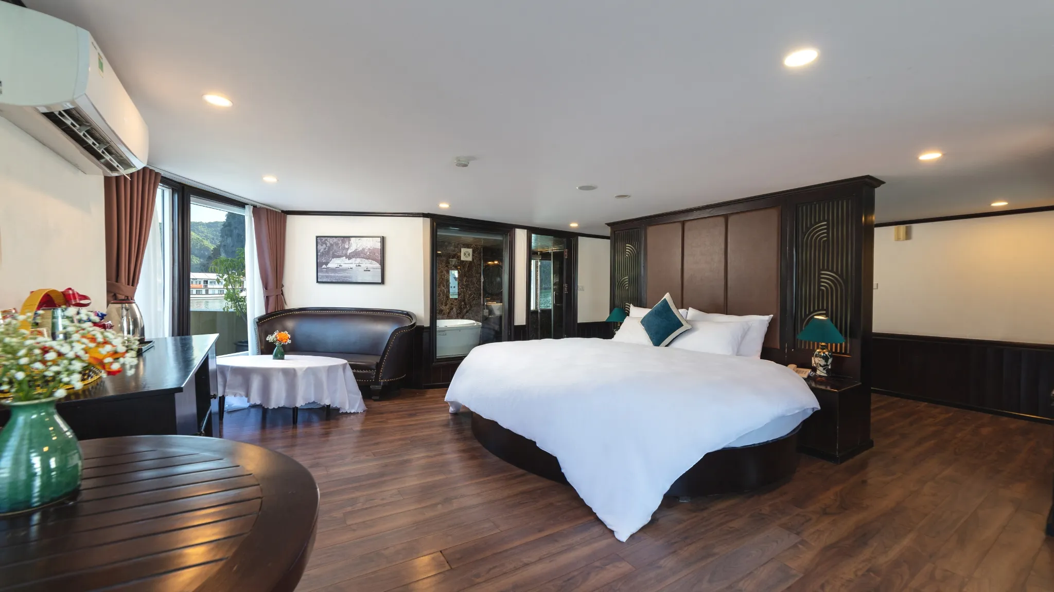 Vast & Lavish Stay