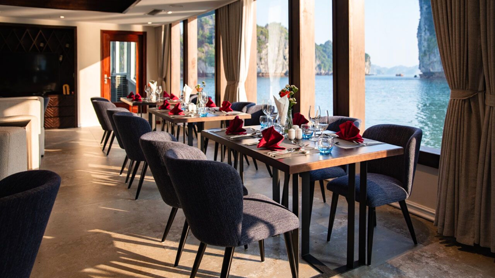 Walls of floor-to-ceiling windows are the highlight of Jade Sails restaurant.