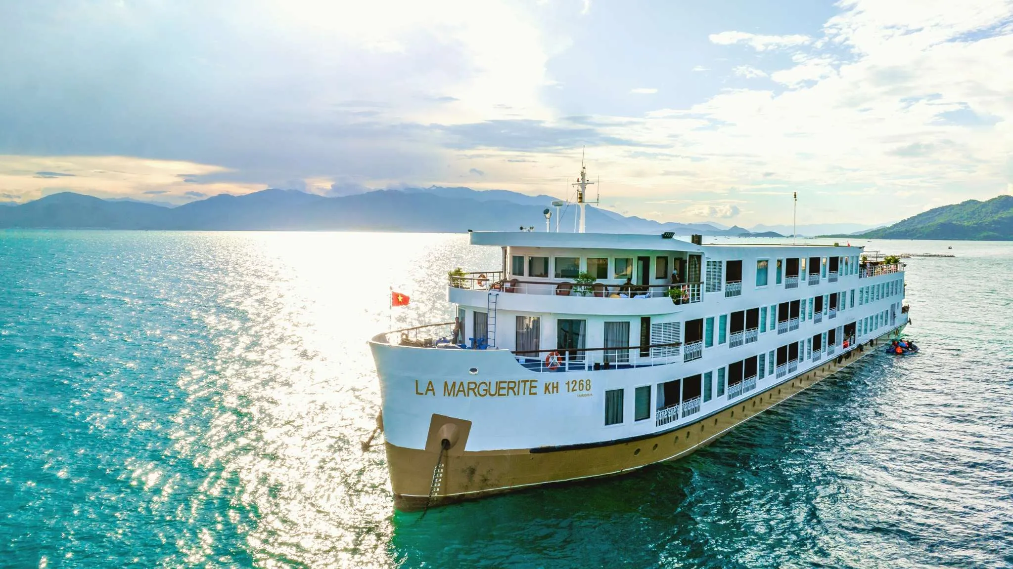 Magnificent Overnight Cruise