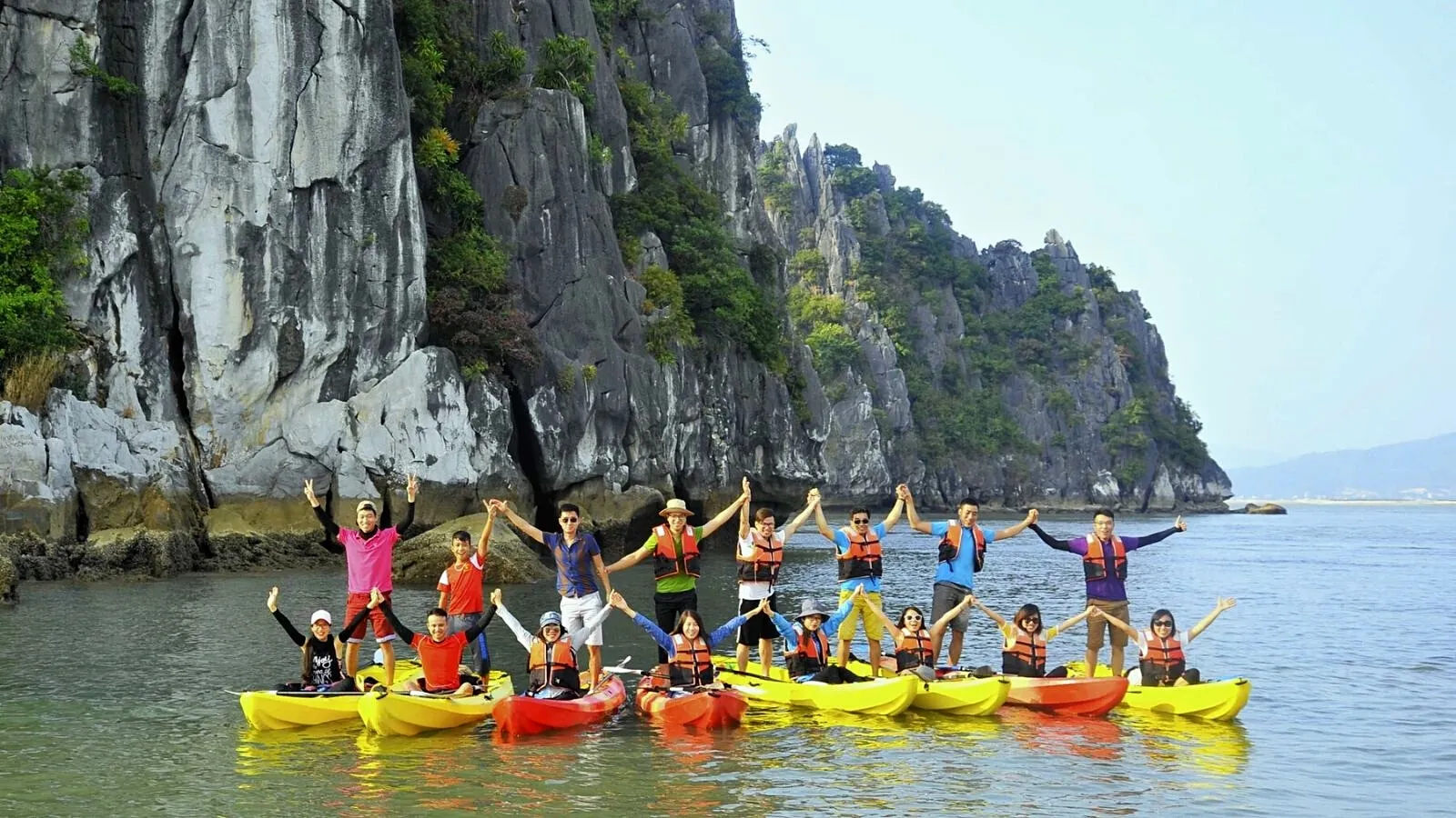 Have Fun Kayaking At The Bay