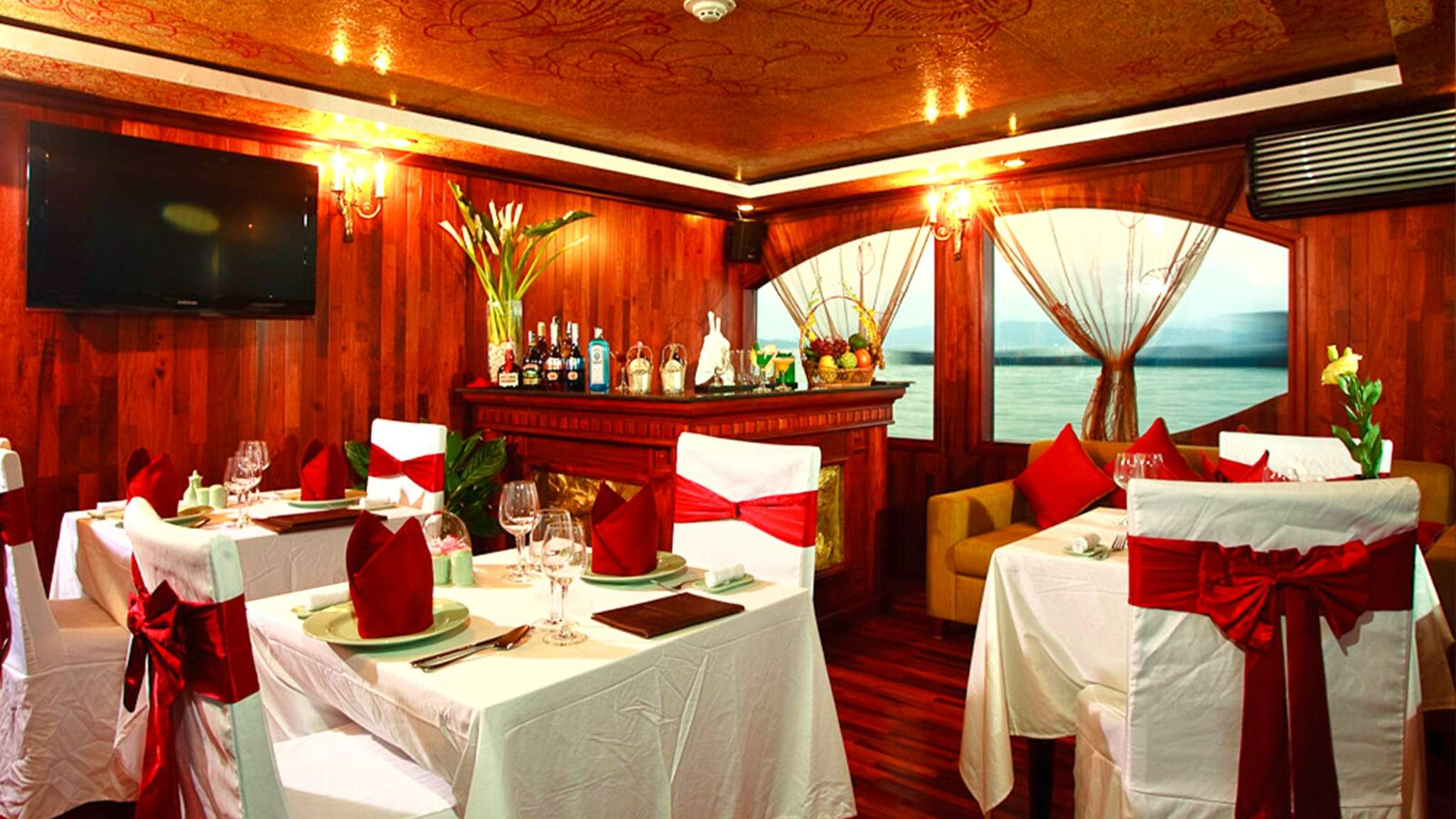 Enjoy appetizing dishes in a private place