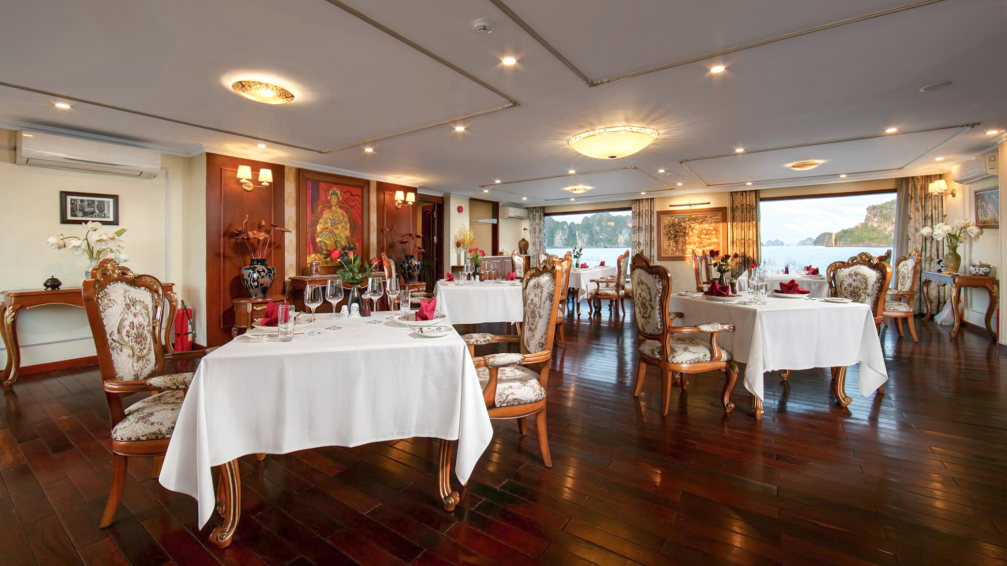 The restaurant offers amazing views and stylish furnishings inspired by the 1930 design.