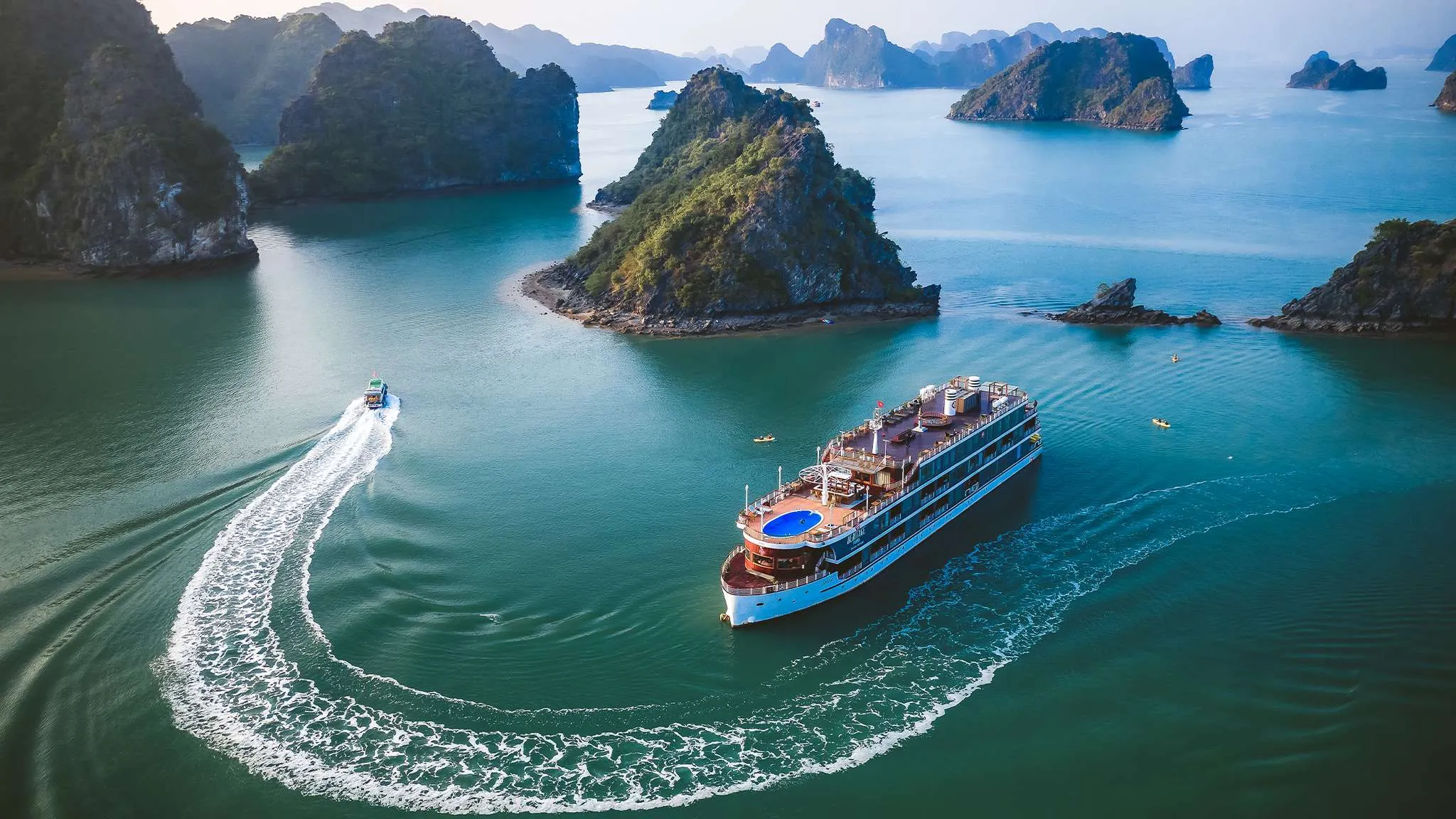 Overnight Cruise to Cat Ba Island