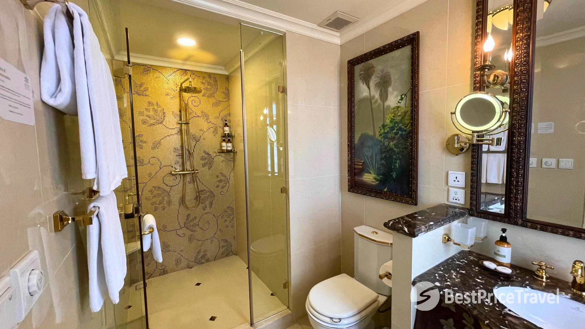 Luxury Bathroom With Royal Facilities