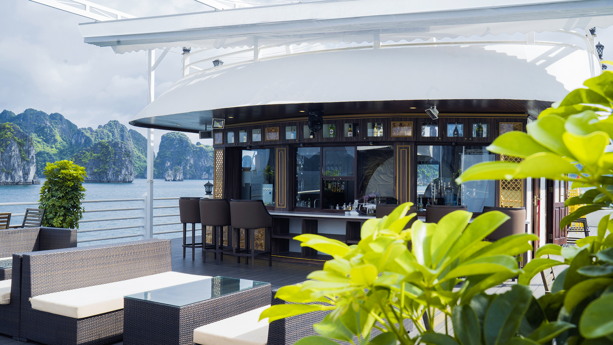 Opulent outdoor sundeck bar, which serves a wide range of beverages