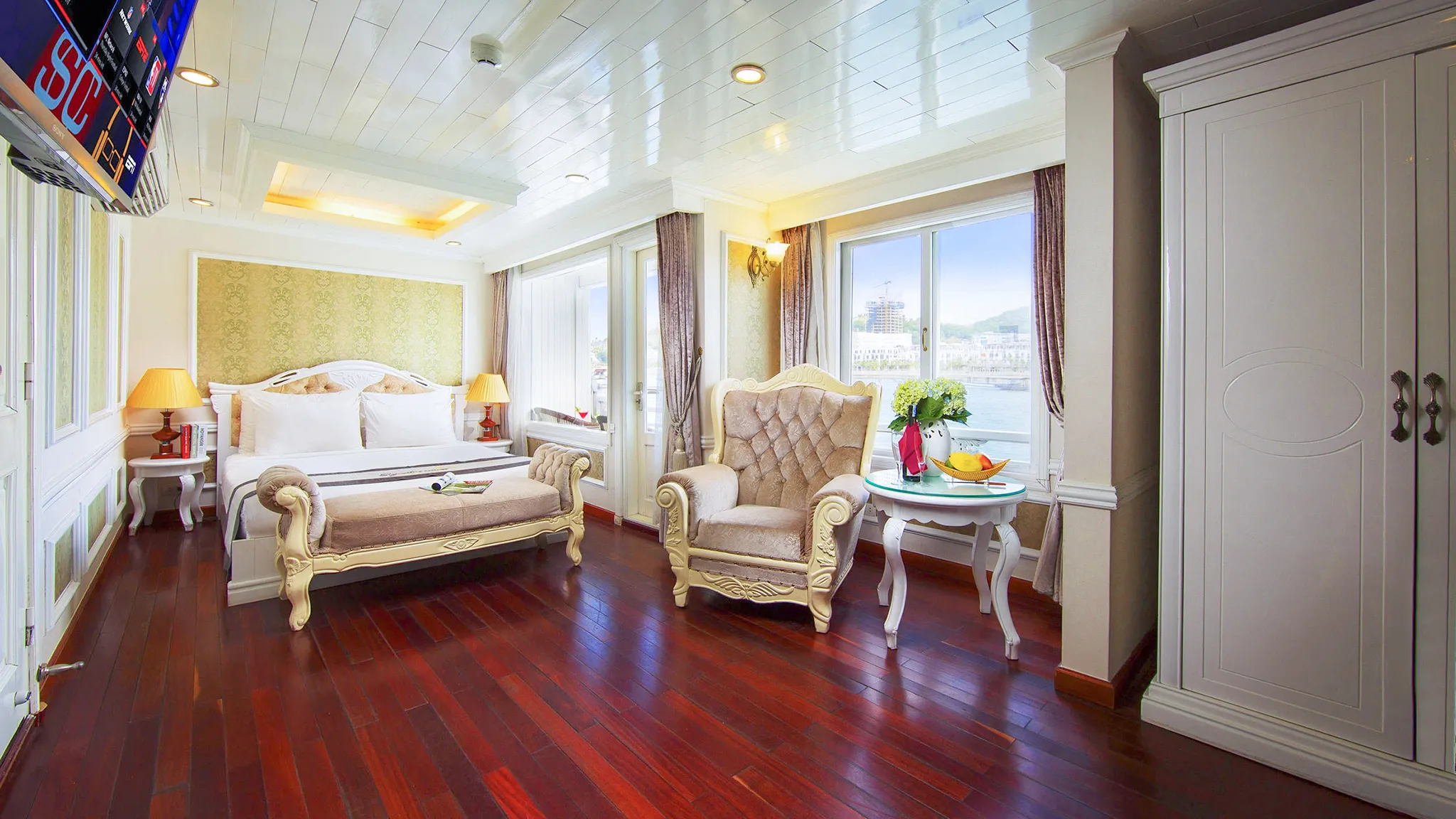 Elegant Senior Suite