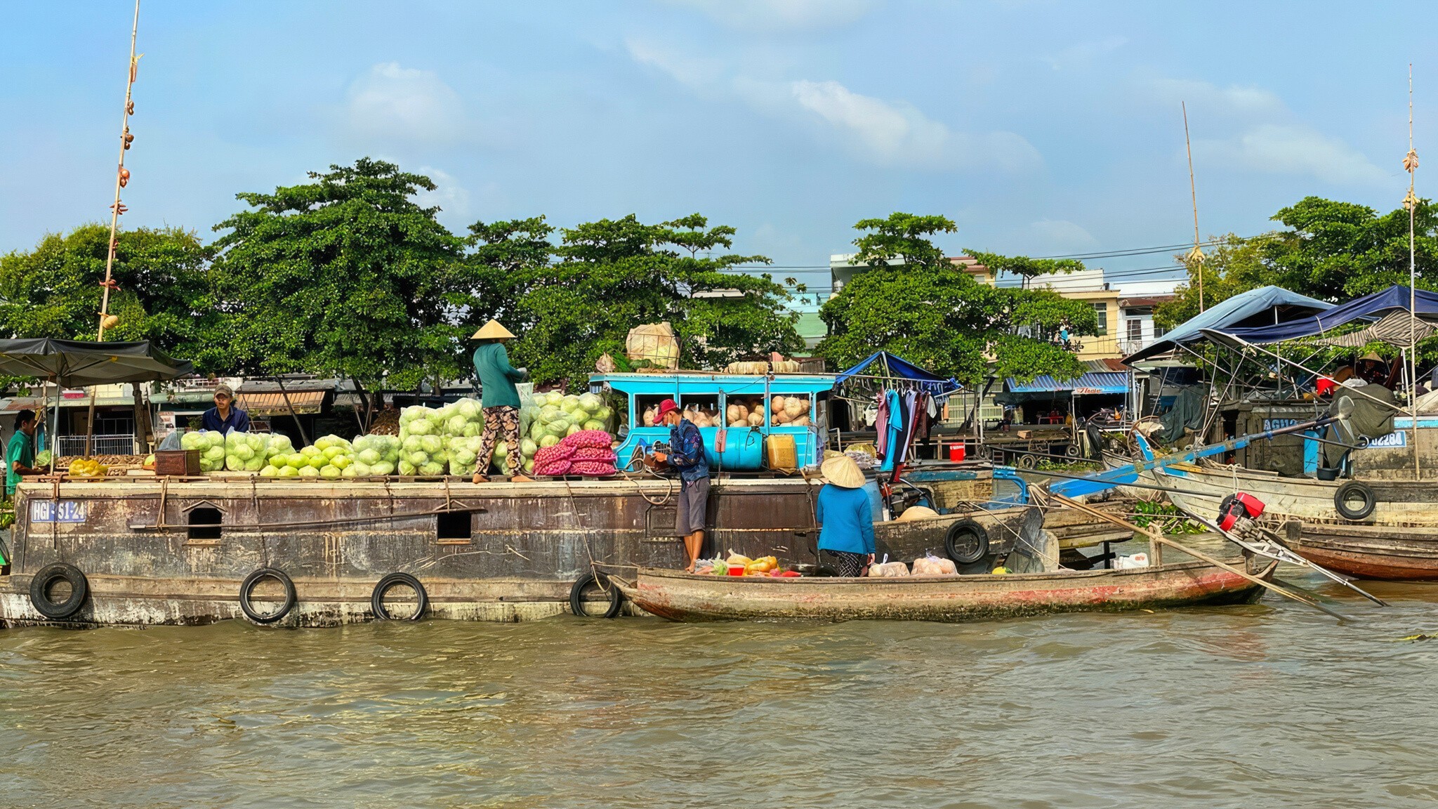 Cai Rang floating market