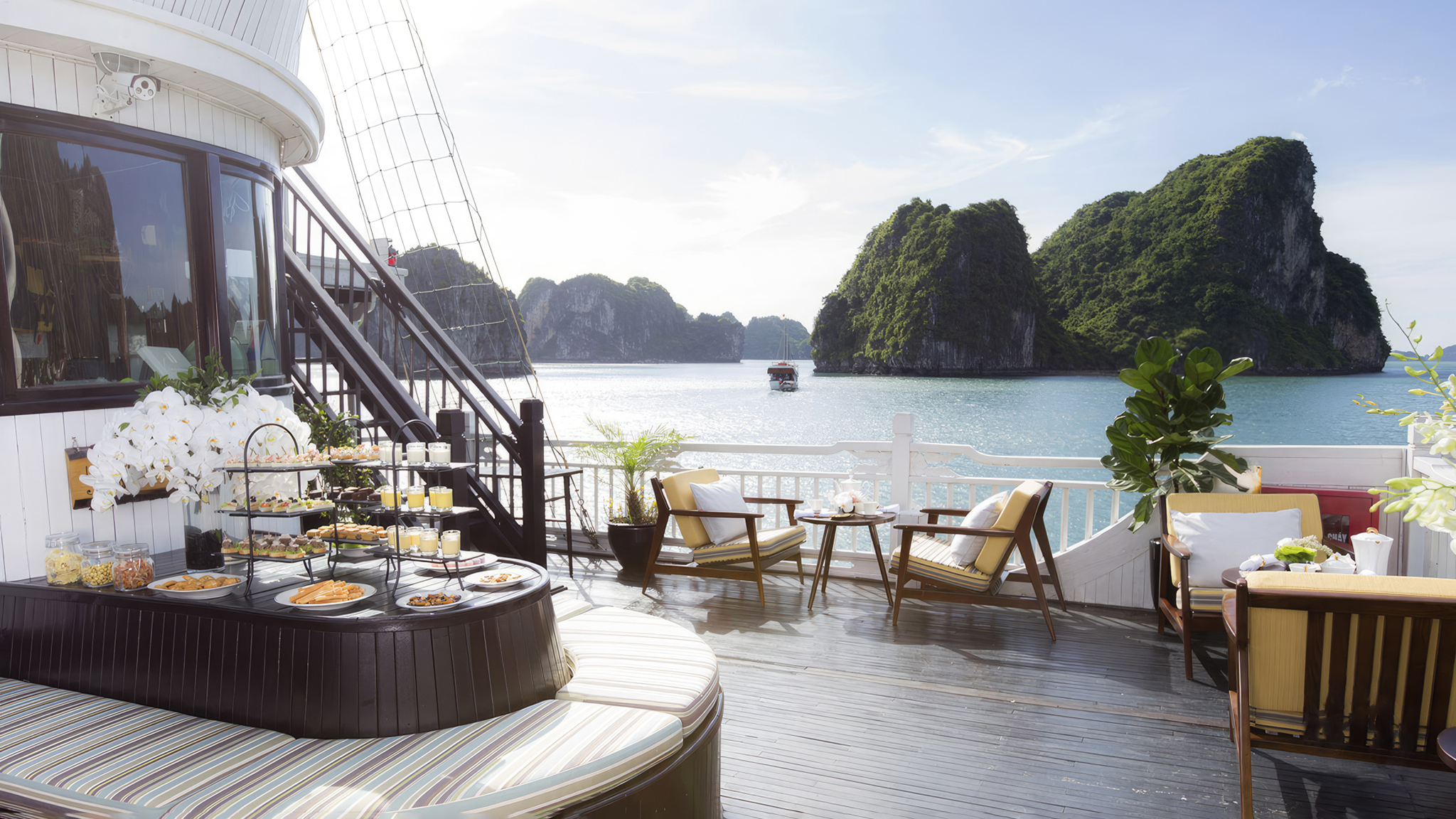 Let&rsquo;s chill out in the airy Lotus Lounge and breathe in the fresh air.