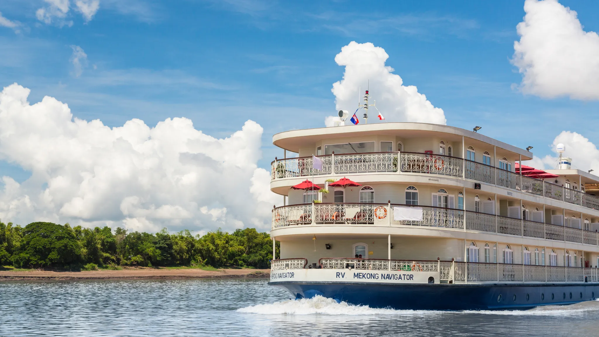 Scenic cruise on Mekong River