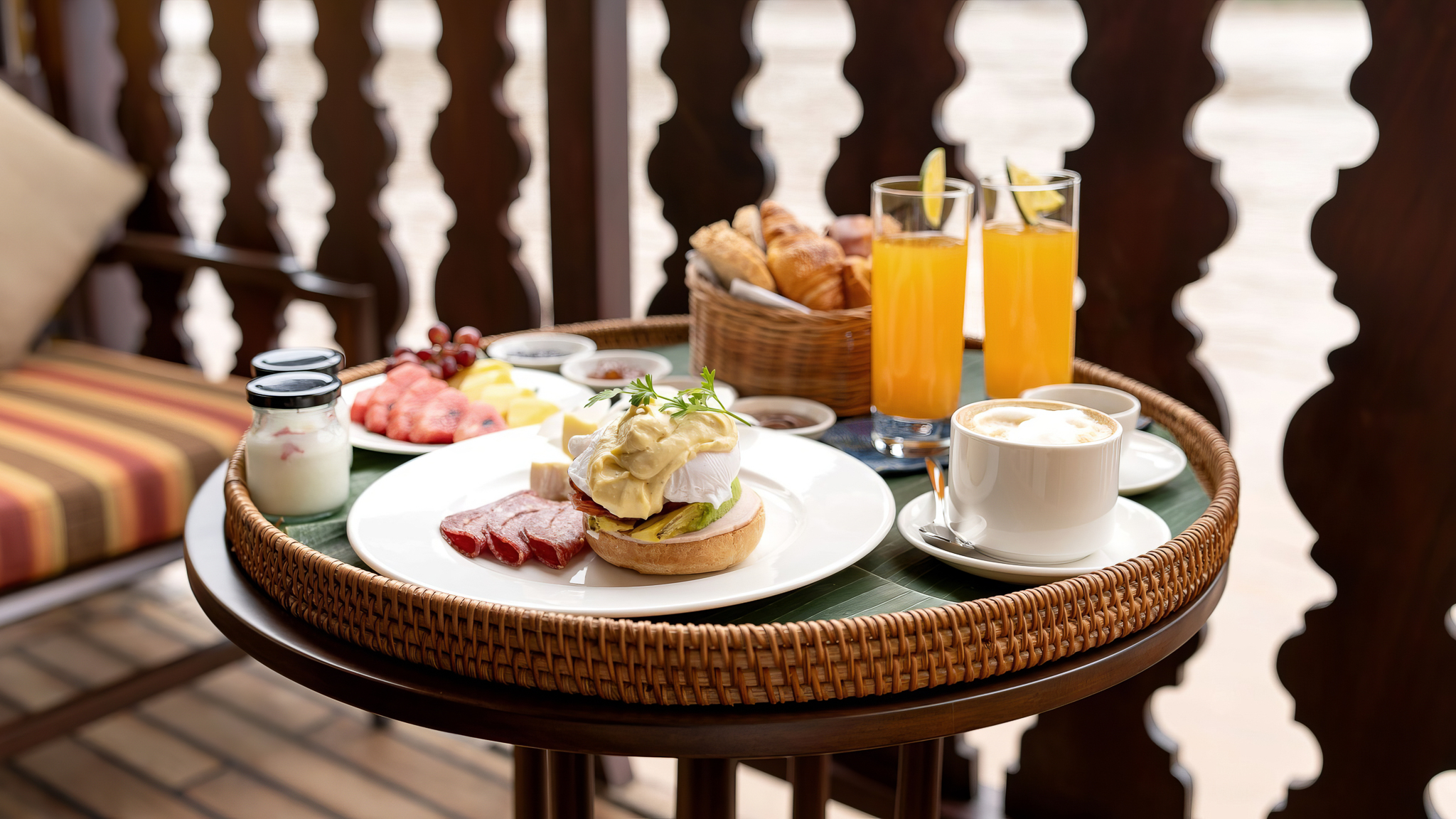 Sumptuous breakfast at private cabin