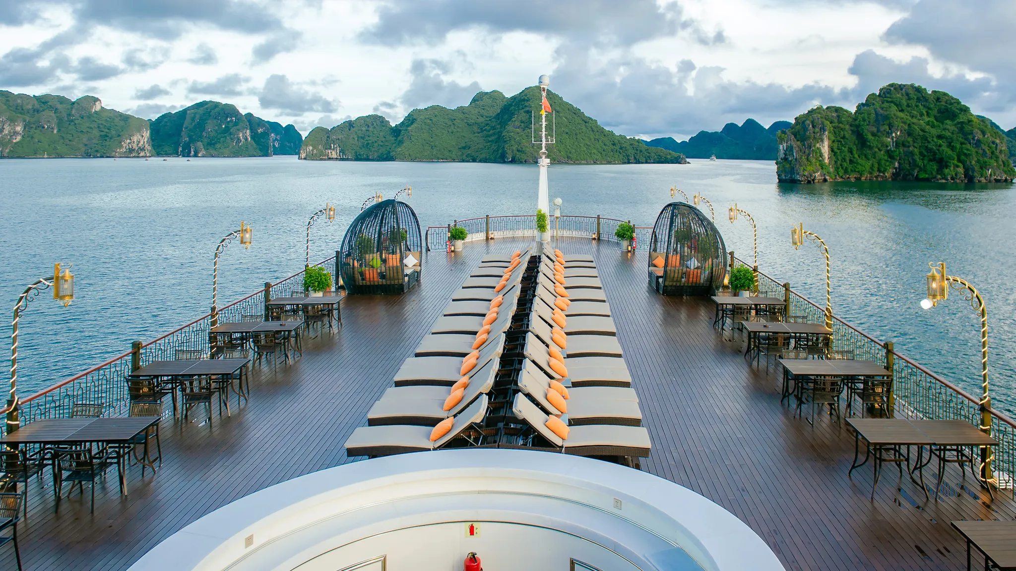 The sundeck from the skyview