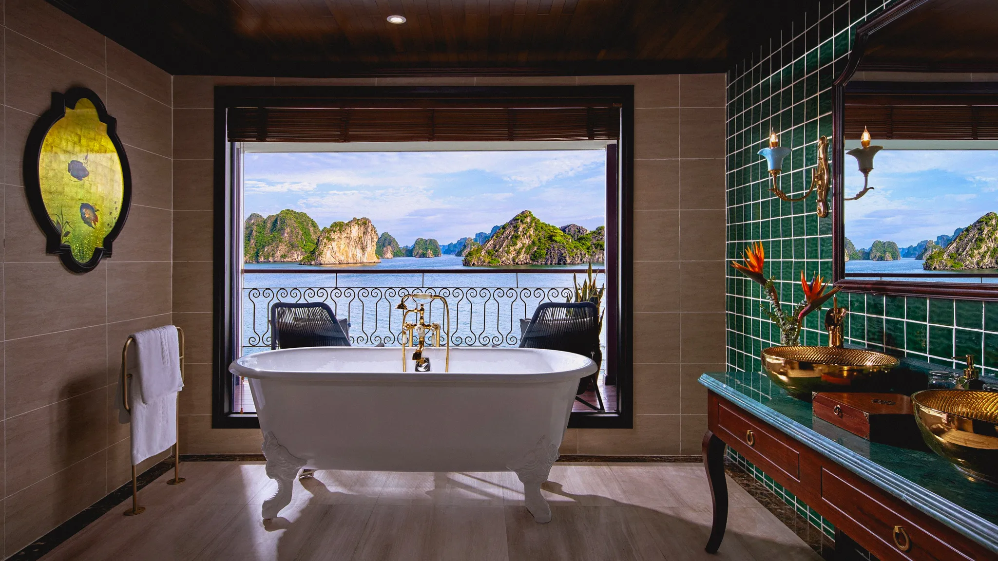 Enjoy relaxing moments in bath time