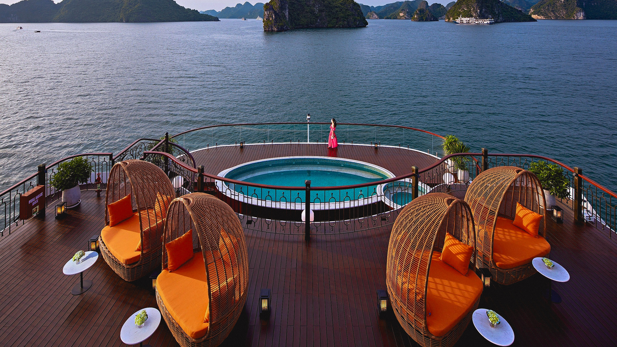 Impressive panorama of swimming pool